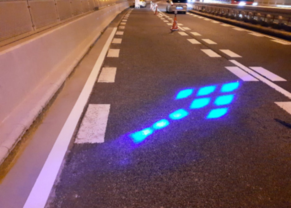 路面照射型矢印≪ムーブアロー≫