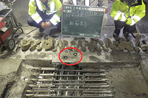 伸縮装置補修（ボルト交換）